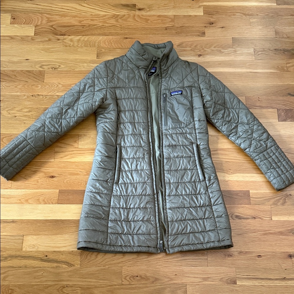 Patagonia Women's Green Quilted Puffer Jacket